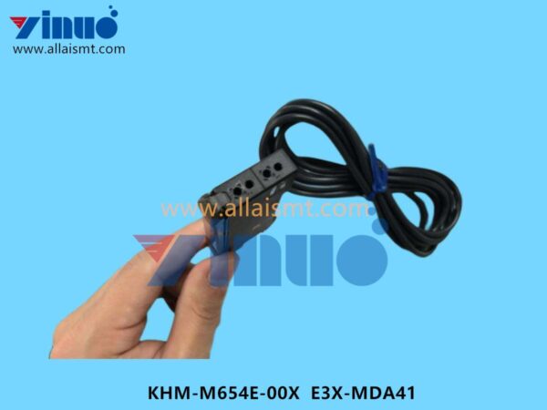 KHM-M654E-00X E3X-MDA41 AMP SENSOR